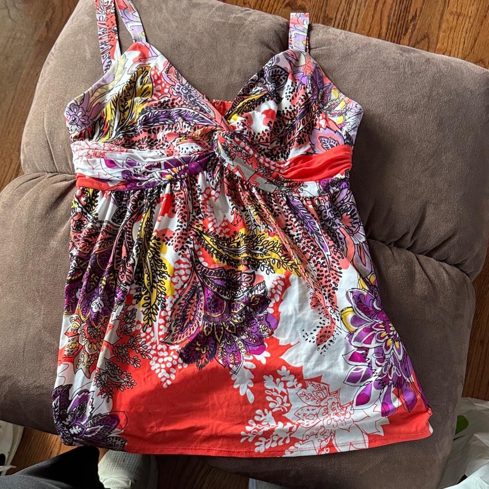 Tahari Red and Multicolor Top